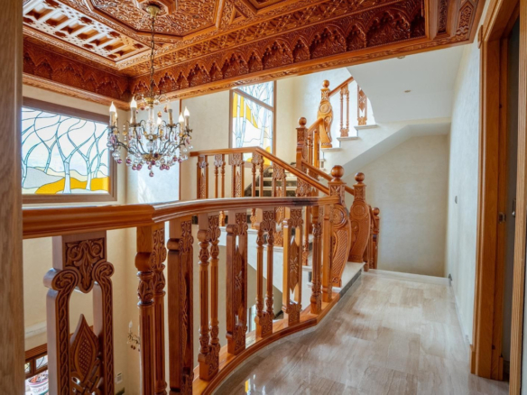 Villa for sale in Benalmadena