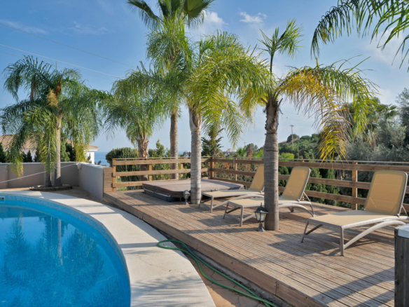 Villa for sale in Benalmadena