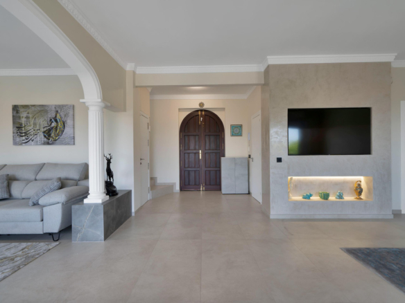 Villa for sale in Benalmadena