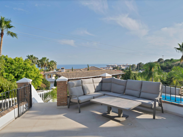 Villa for sale in Benalmadena