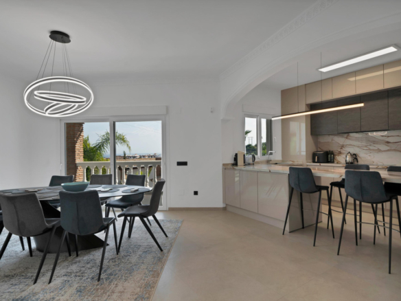 Villa for sale in Benalmadena