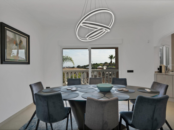 Villa for sale in Benalmadena
