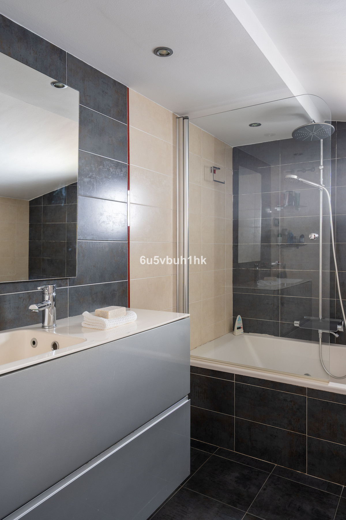 Villa for sale in Benalmadena