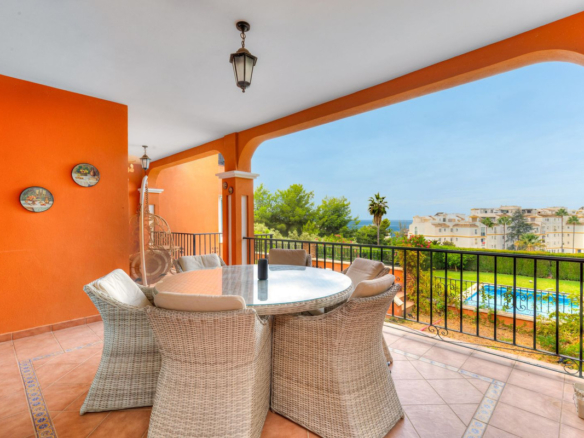 Villa for sale in Benalmadena