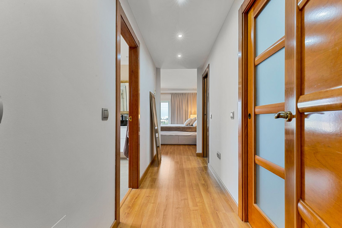 Villa for sale in Benalmadena