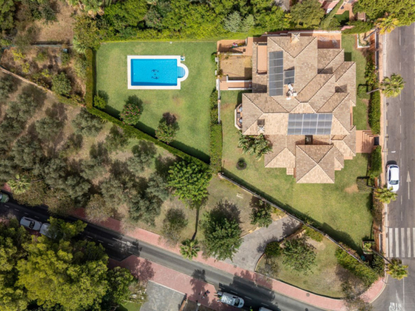 Villa for sale in Benalmadena