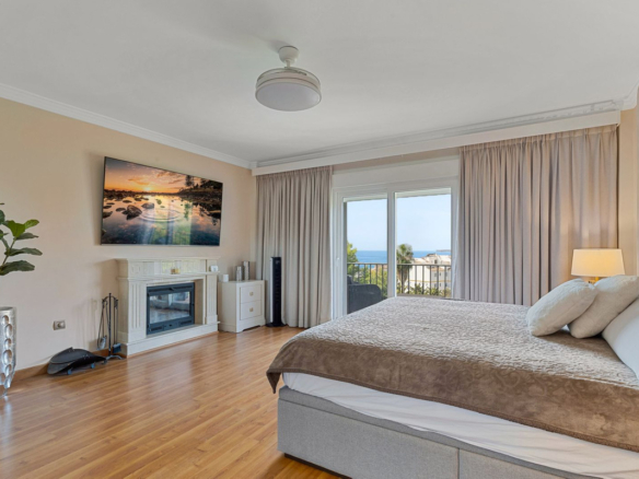 Villa for sale in Benalmadena