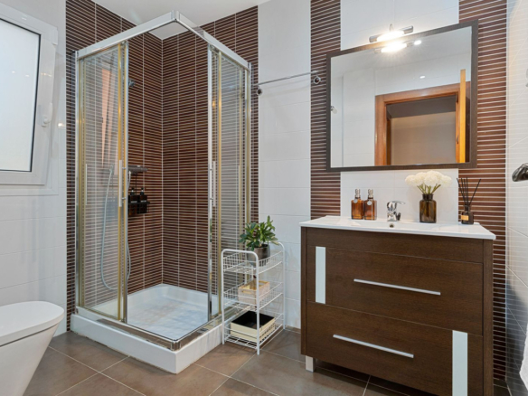 Villa for sale in Benalmadena