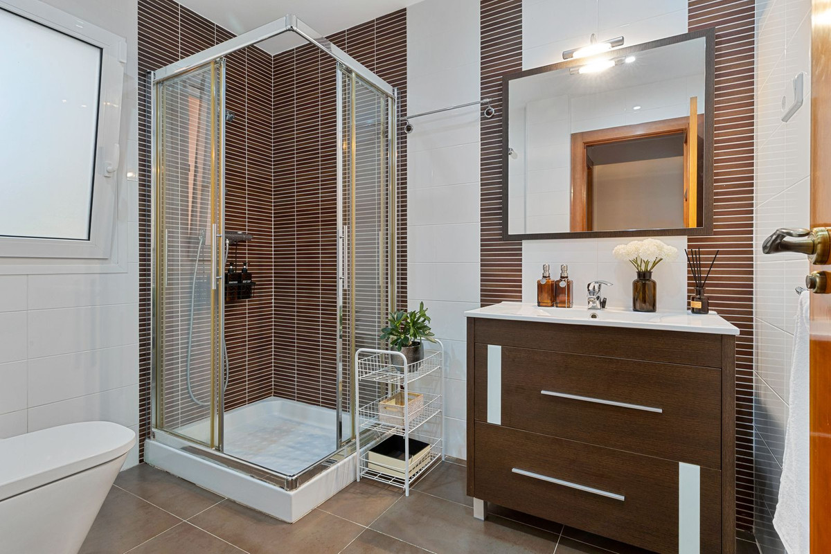 Villa for sale in Benalmadena