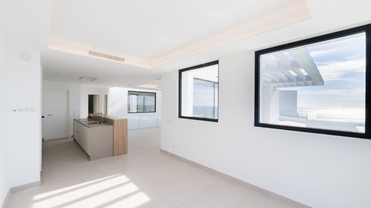 Villa for sale in Benalmadena