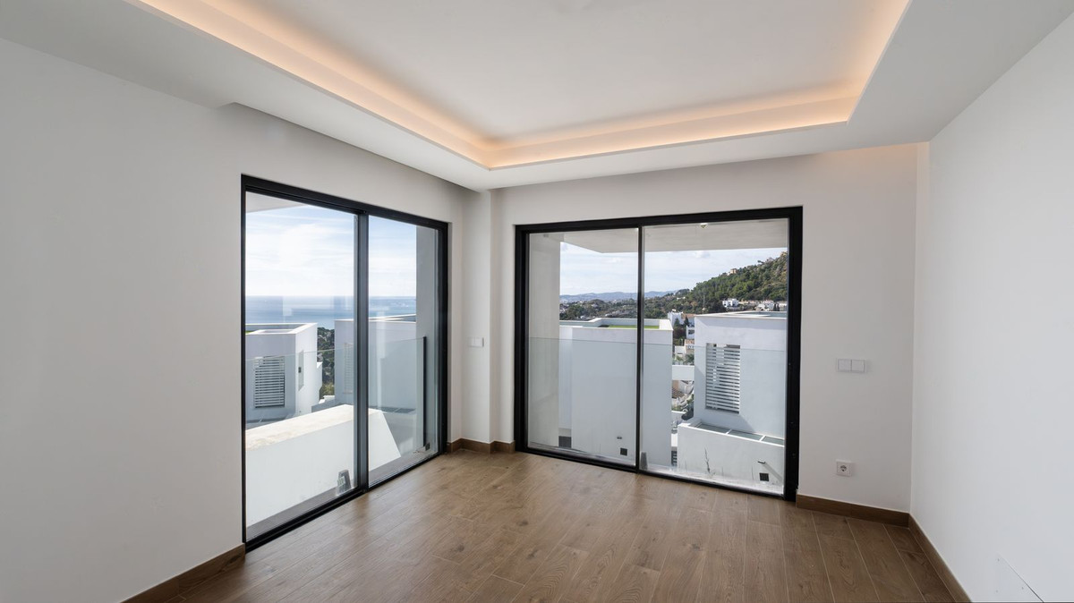 Villa for sale in Benalmadena