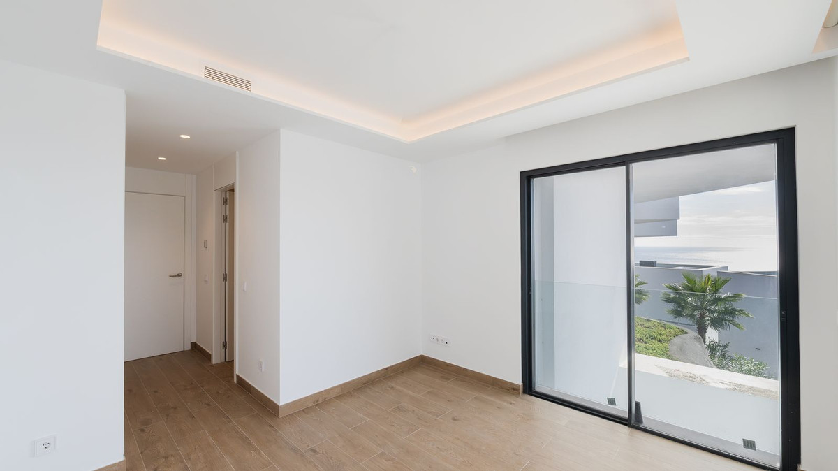 Villa for sale in Benalmadena