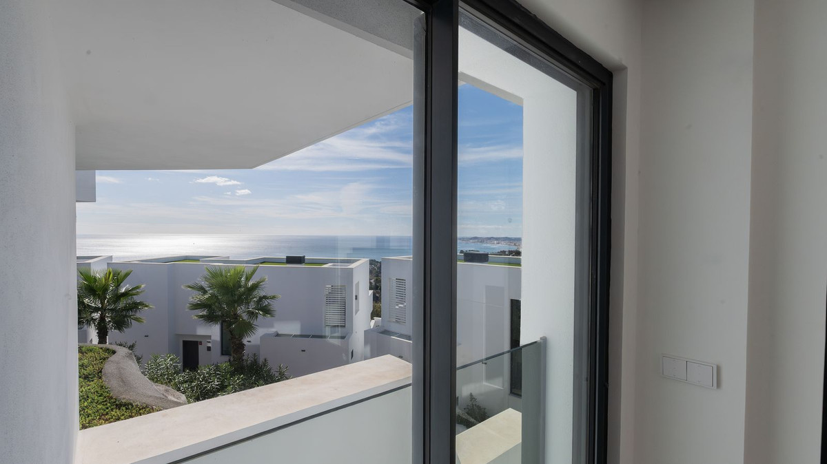 Villa for sale in Benalmadena
