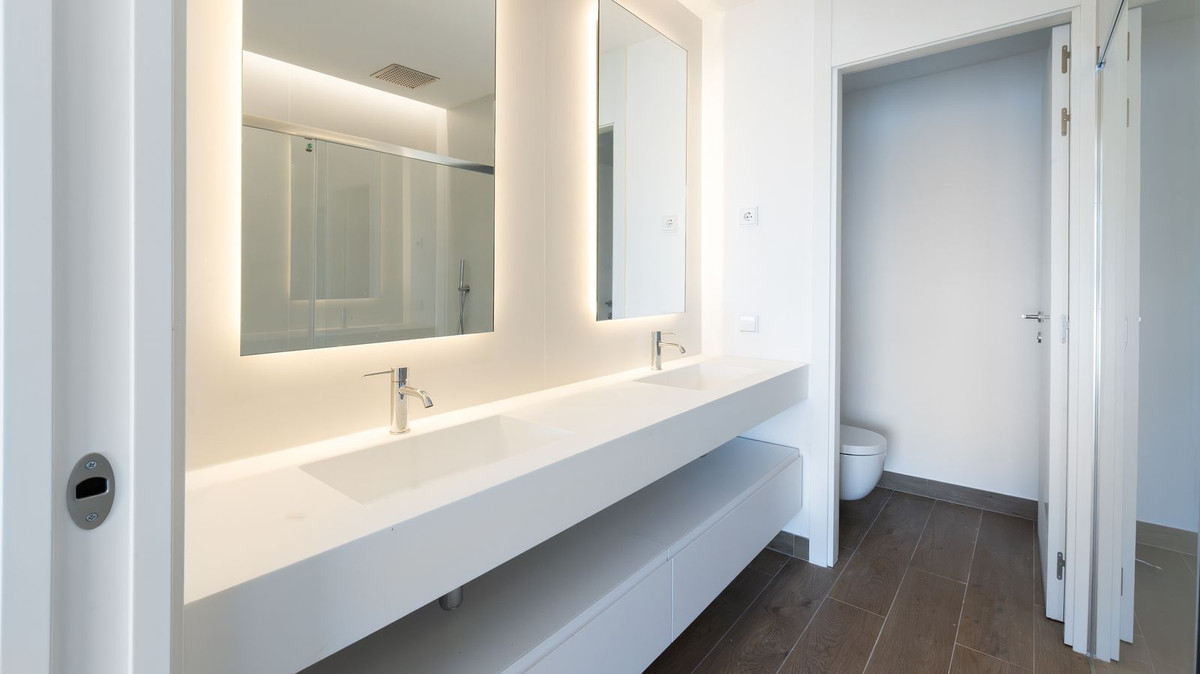 Villa for sale in Benalmadena