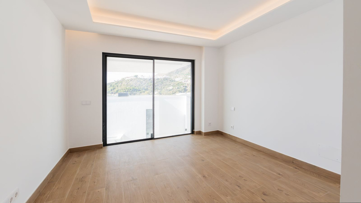 Villa for sale in Benalmadena