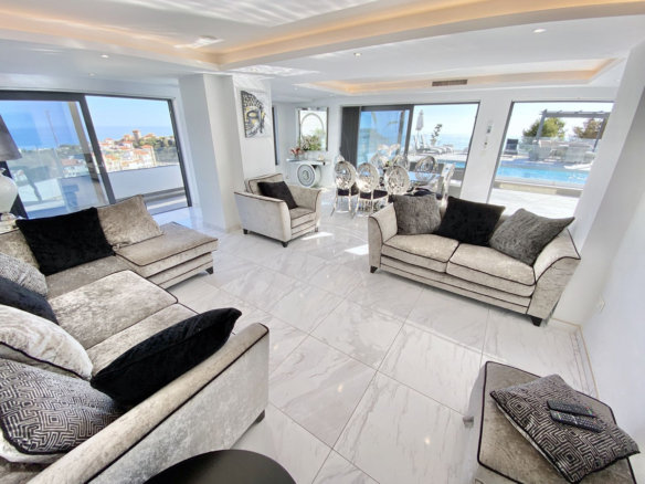 Villa for sale in Benalmadena