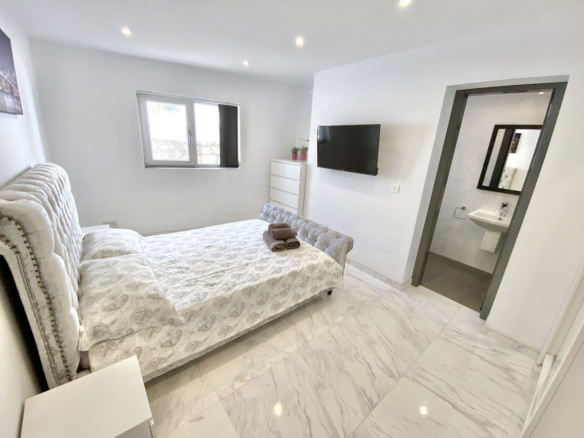 Villa for sale in Benalmadena