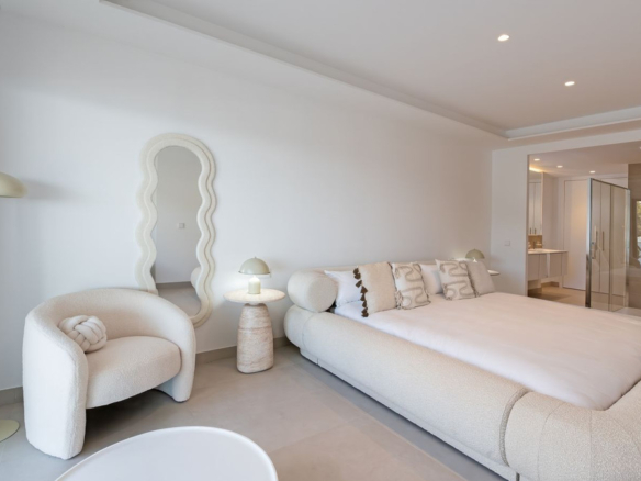 Villa for sale in Benalmadena