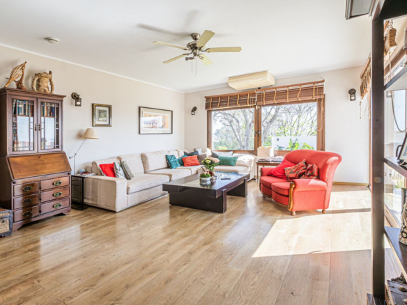 Villa for sale in Benalmadena