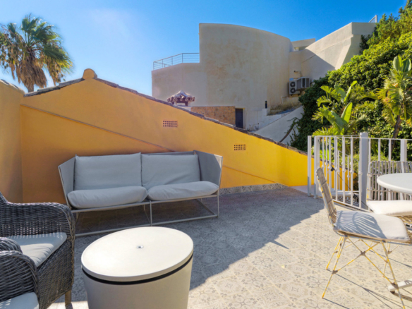Villa for sale in Benalmadena