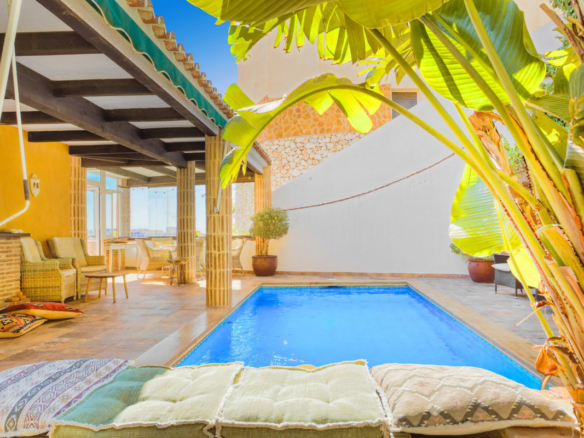 Villa for sale in Benalmadena