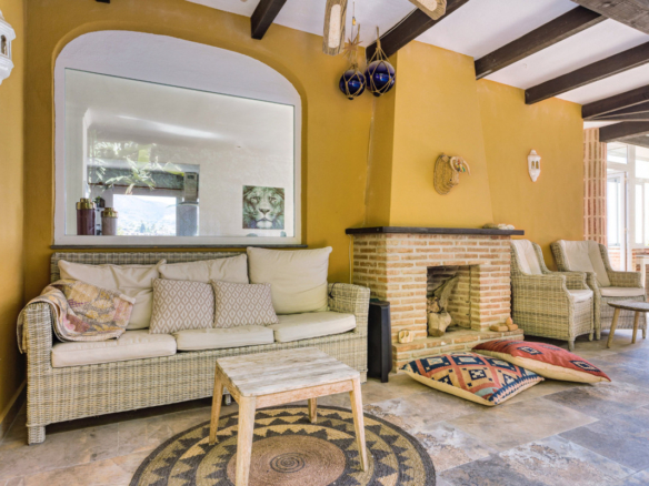 Villa for sale in Benalmadena