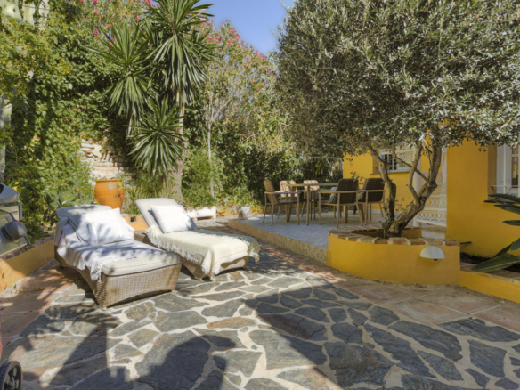 Villa for sale in Benalmadena