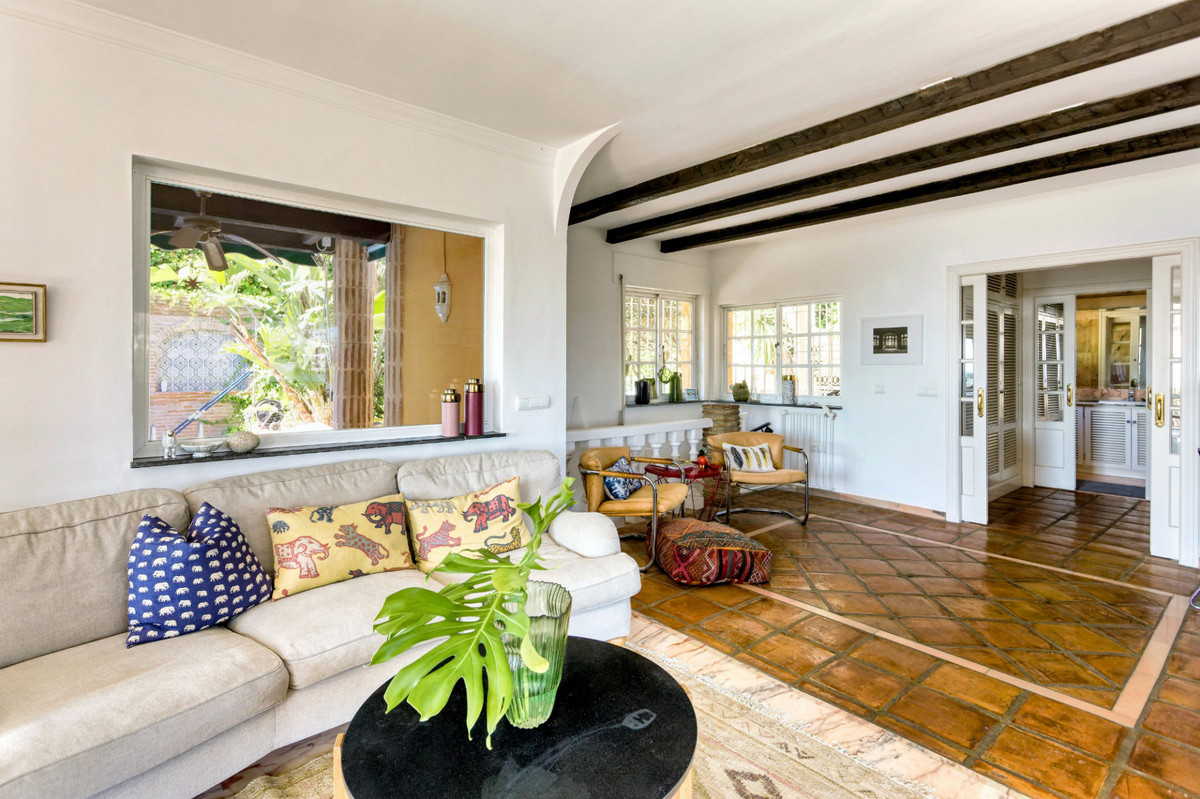 Villa for sale in Benalmadena