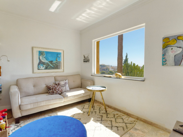 Villa for sale in Benalmadena