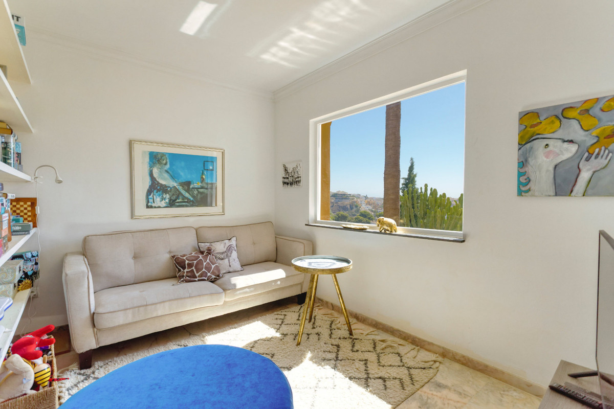 Villa for sale in Benalmadena