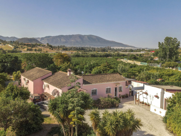 Villa for sale in Cártama