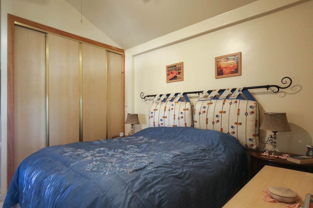 Villa for sale in Cártama