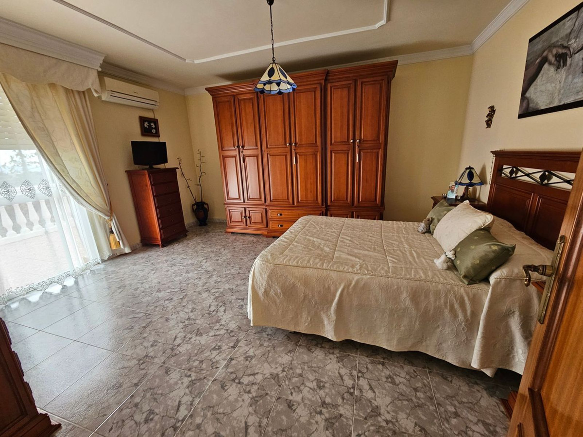 Villa for sale in Churriana