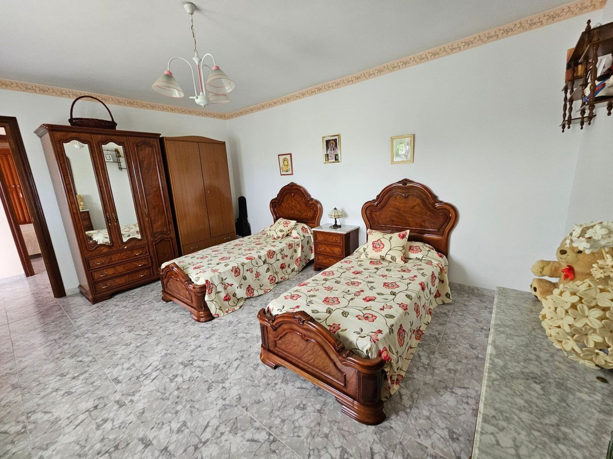 Villa for sale in Churriana