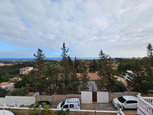 Villa for sale in Churriana