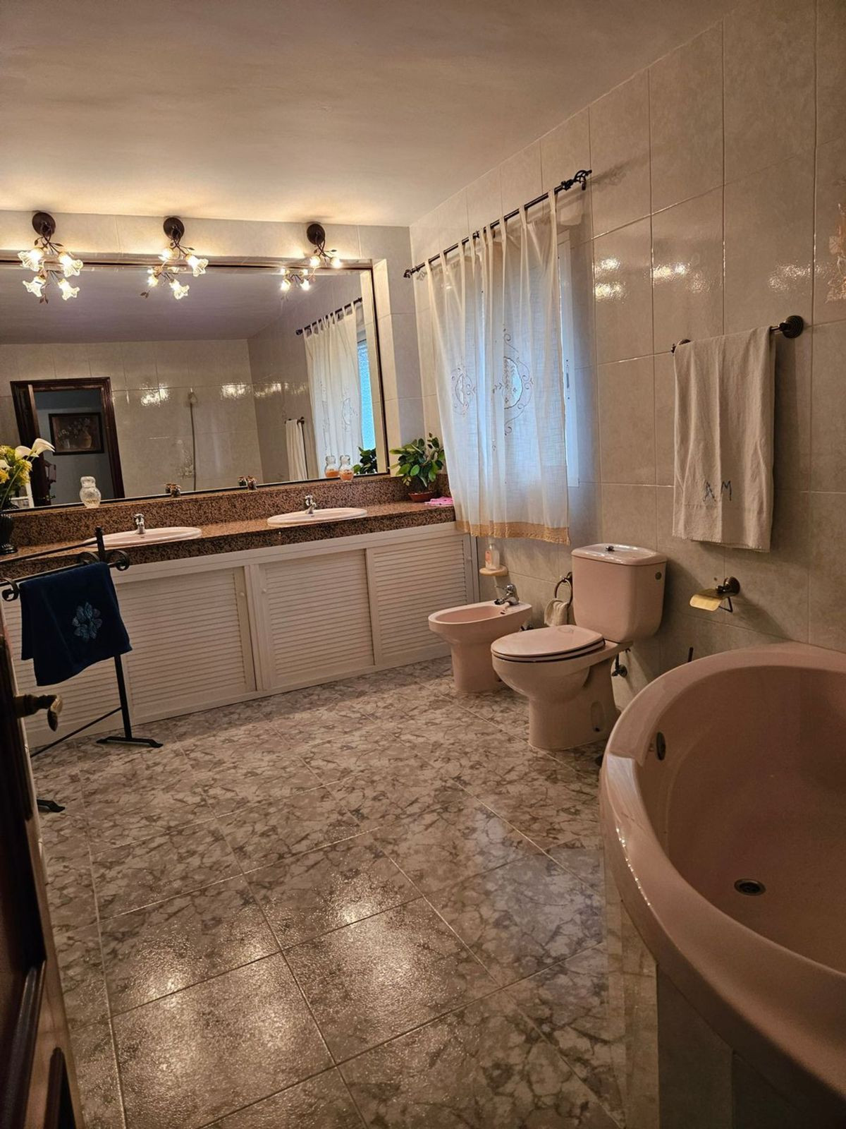 Villa for sale in Churriana