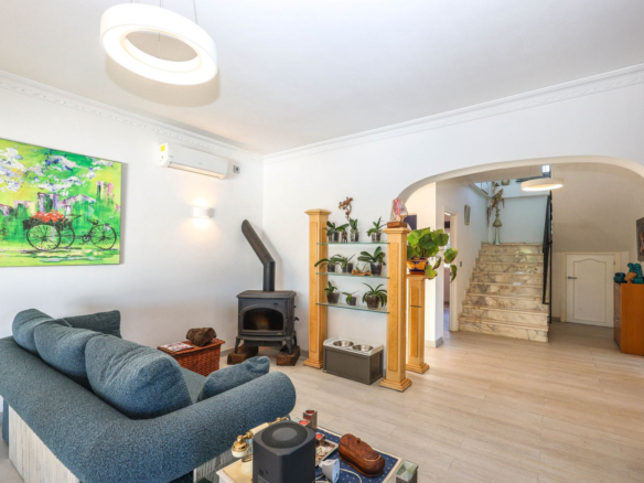 Villa for sale in Coín
