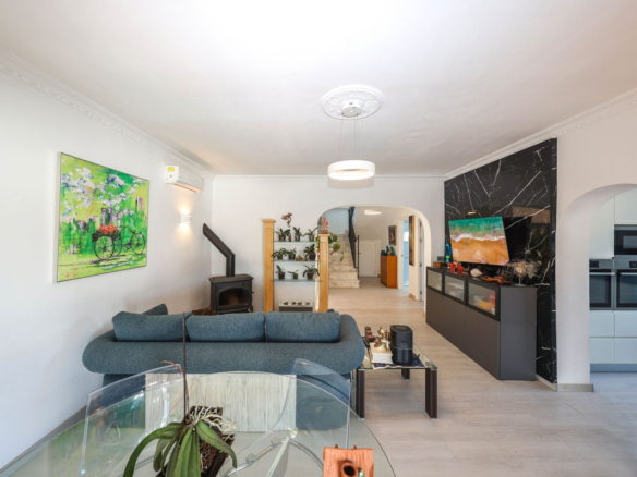 Villa for sale in Coín