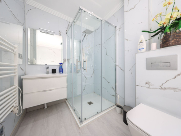 Villa for sale in Coín