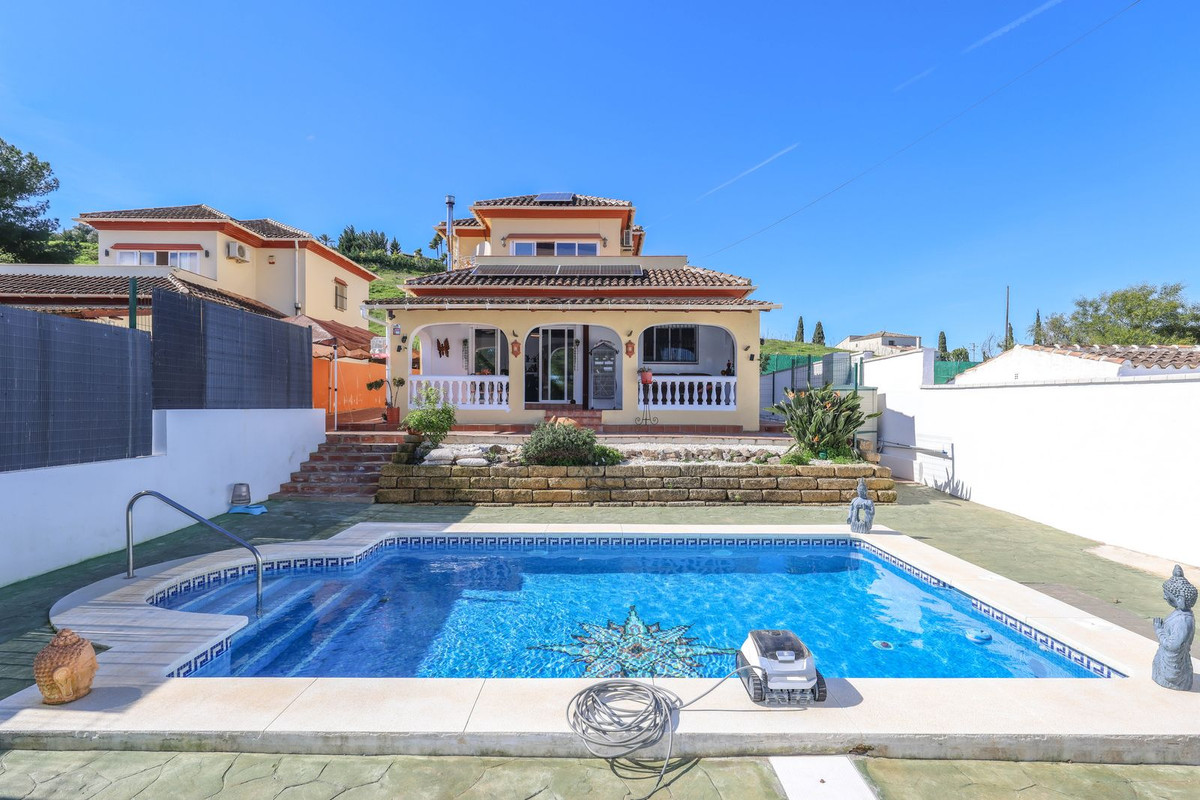 Villa-in-Coin-Ref-R5306932 Villa for sale in Coín
