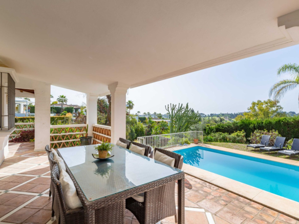 Villa for sale in El Paraiso
