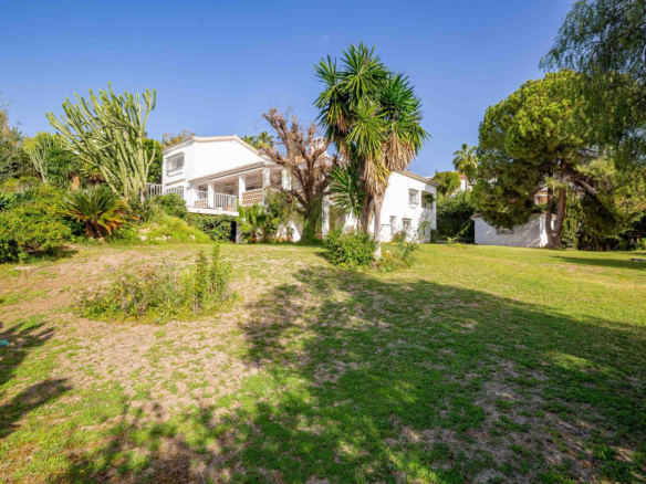Villa for sale in El Paraiso
