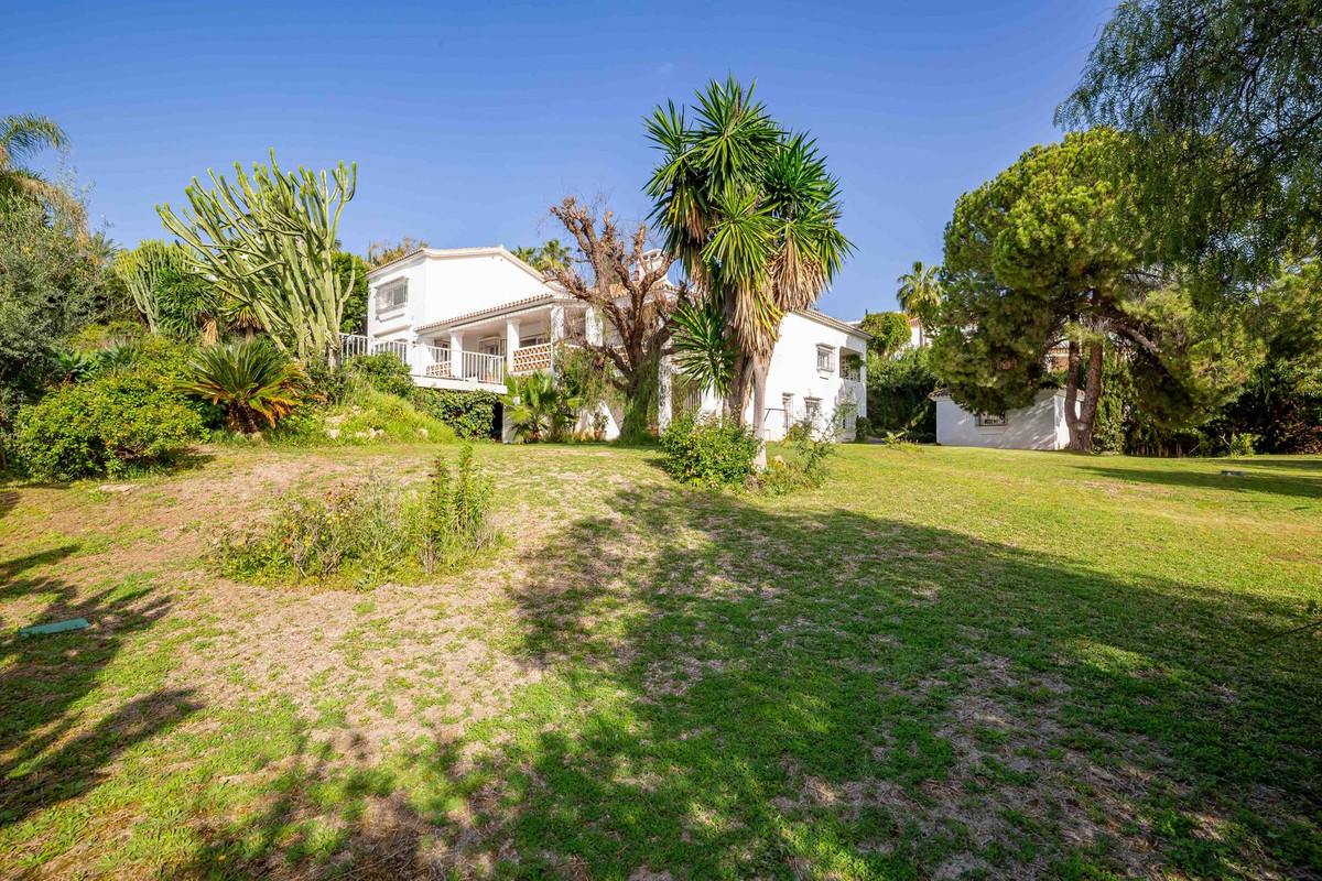 Villa for sale in El Paraiso