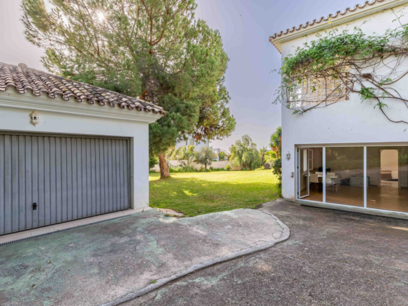 Villa for sale in El Paraiso
