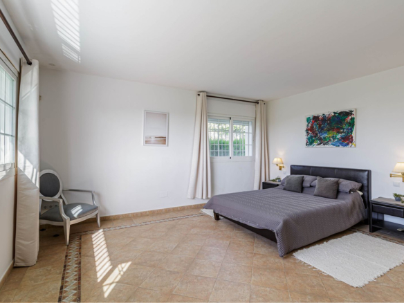 Villa for sale in El Paraiso