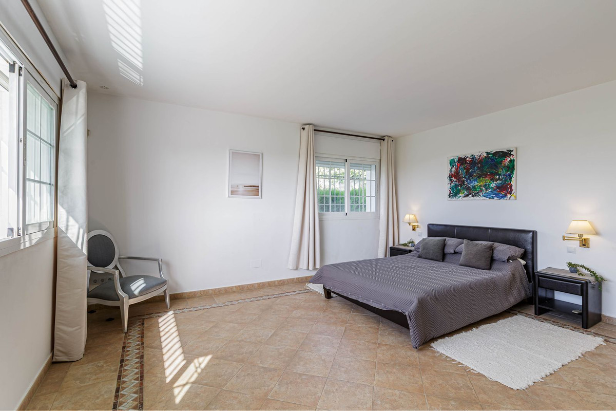 Villa for sale in El Paraiso