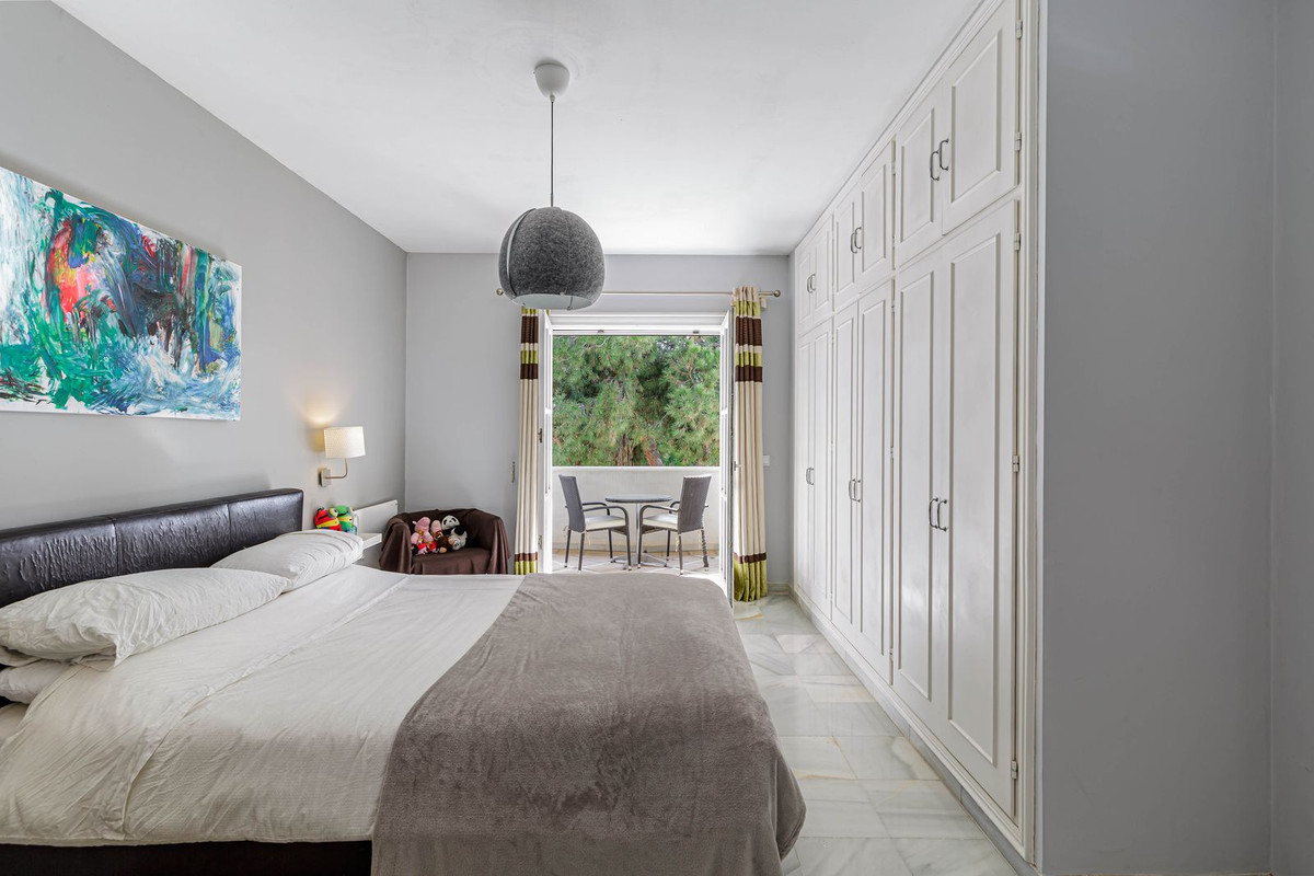 Villa for sale in El Paraiso