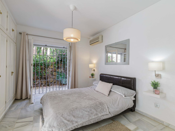 Villa for sale in El Paraiso