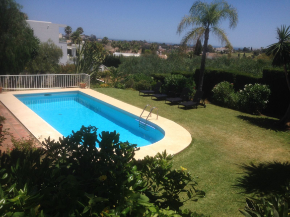 Villa for sale in El Paraiso