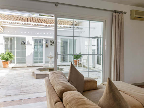 Villa for sale in El Paraiso